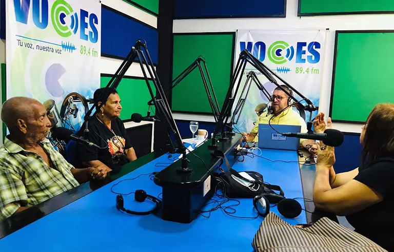 Informativo Voces 89.4 F.M.