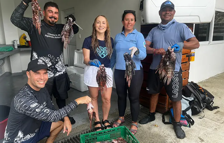 CORPAMAG, PARQUES NACIONALES Y LA FUNDACIÓN CIM CARIBE UNEN ESFUERZOS PARA CONTROLAR EL PEZ LEÓN EN EL PARQUE TAYRONA