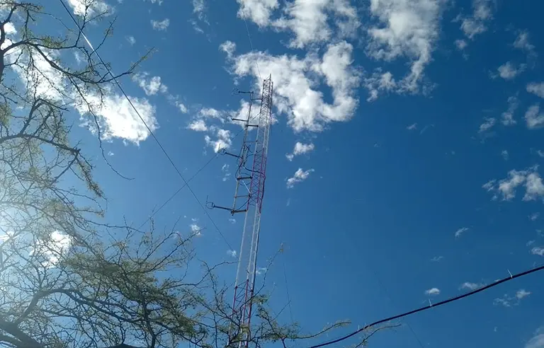 Voces 89.4 F.M realiza trabajos preventivos en Cerro 3 Cruces
